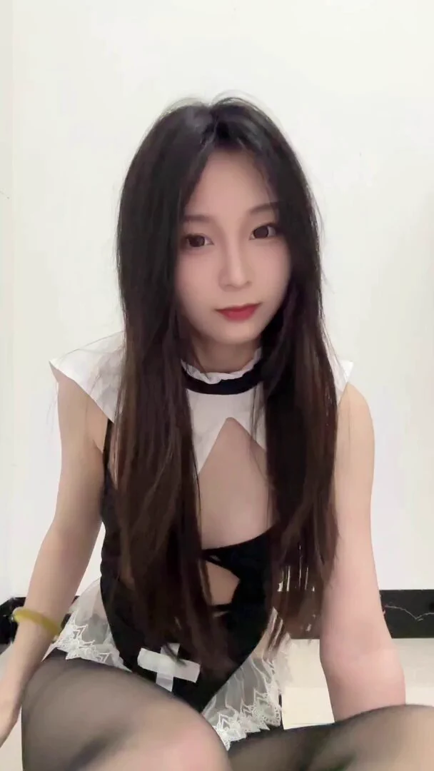 无水印 ，福利姬学生妹下海白虎校花，私拍流出，反差深喉肛塞 巨棒自慰开档黑丝被金主挑逗蝴蝶小穴，插入打桩完美炮架完整版已发评论区👇 https://t.co/XPjgYK4THe