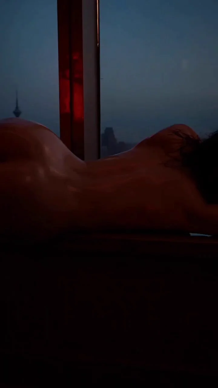 观看建议:打开护眼模式 亮度拉满！摄影师:@wuqiong800427 模特:@Yoga_miao_ https://t.co/XO4d986zrq
