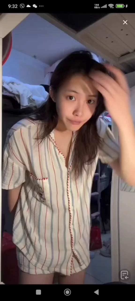到底是谁发明的胸贴！😡😡😡差一点胸贴掉下来就漏了！ https://t.co/Uquu3ed4xS