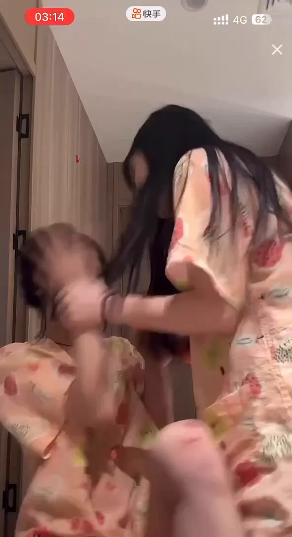 没有心眼子的女主播 https://t.co/2azZOJwL8X