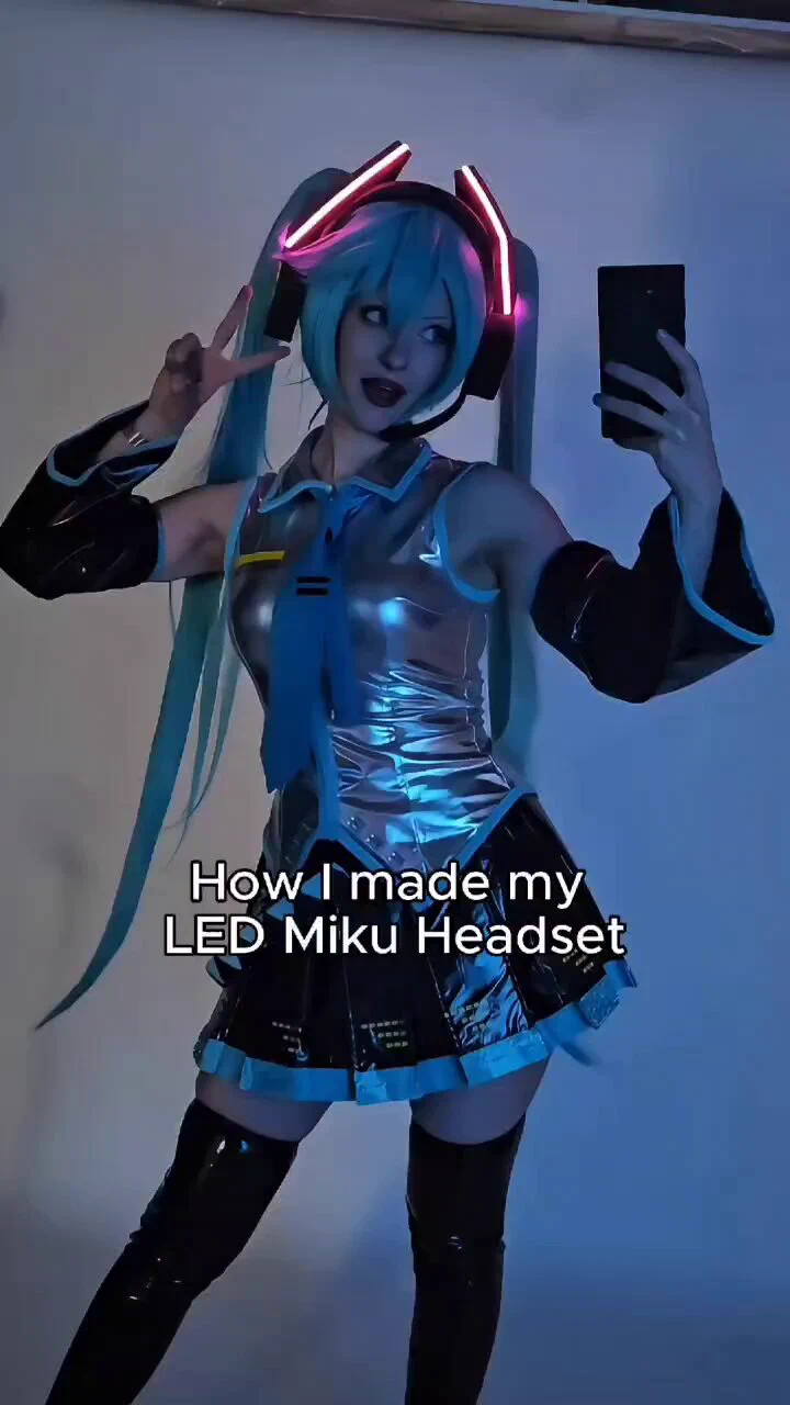 I crafted my own Hatsune Miku cosplay headset with LEDs ✨️ #VOCALOID #初音ミク #コスプレ https://t.co/aYpnFSyibD