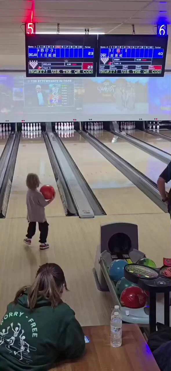 Father and son combo epic 😎 https://t.co/8WF4QYr7st