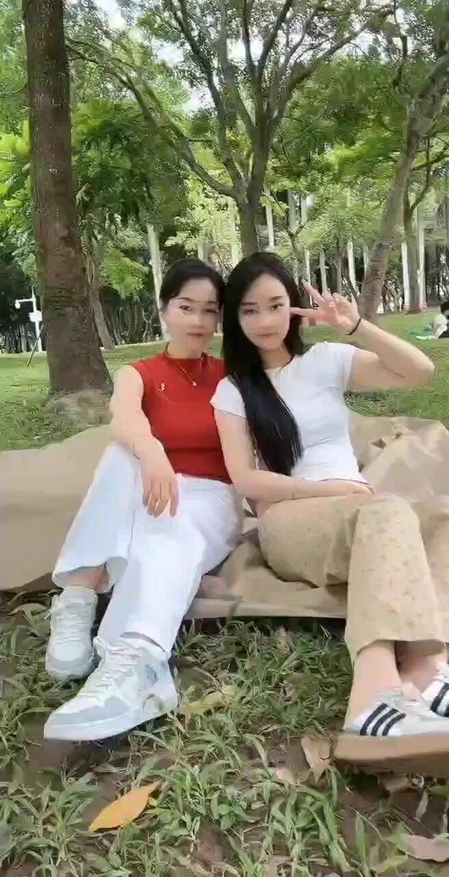 深圳 新人母女首次开假一陪十是真实的母女，不是专业人士，不验证母亲 170 体重108 40岁女儿 173 体重108 19岁🉑️陪🛀🉑️🐍💋🉑️69🉑️深🐒🉑️🐻🦵🉑️情趣诱惑，🉑️扮演情景剧，解锁各种姿势配合度极高大号👉🏻白鹤🥇私人订制@bh8881bot https://t.co/3MlR3SnRsa