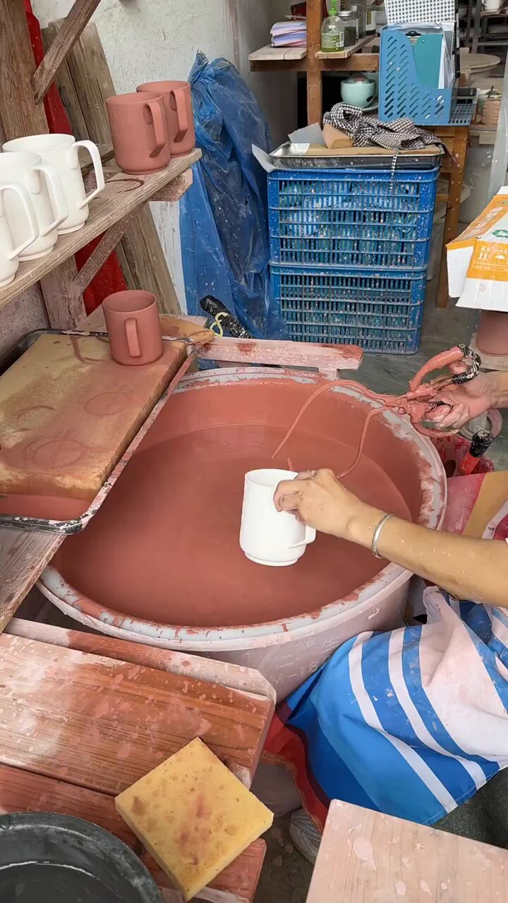 好丝滑！世界非遗过釉水，像不像龙潜水？#非遗中国 https://t.co/GSUDpcBR19