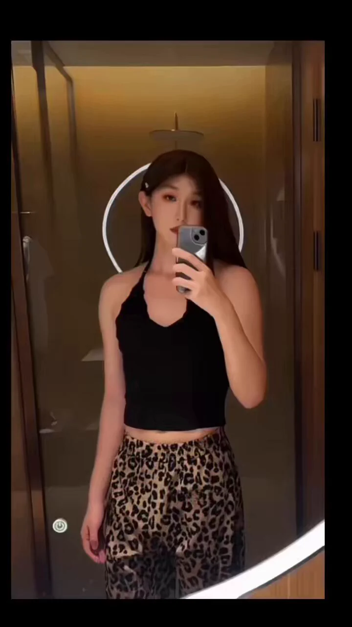 是不是因为我在嘉兴，大家感觉比较偏不来找我哎，我线下真的收的蛮廉价的，要是我搬到杭州会不会好一点，看到的粉丝宝宝们希望你们能评论下！ https://t.co/p4CkEKsebZ