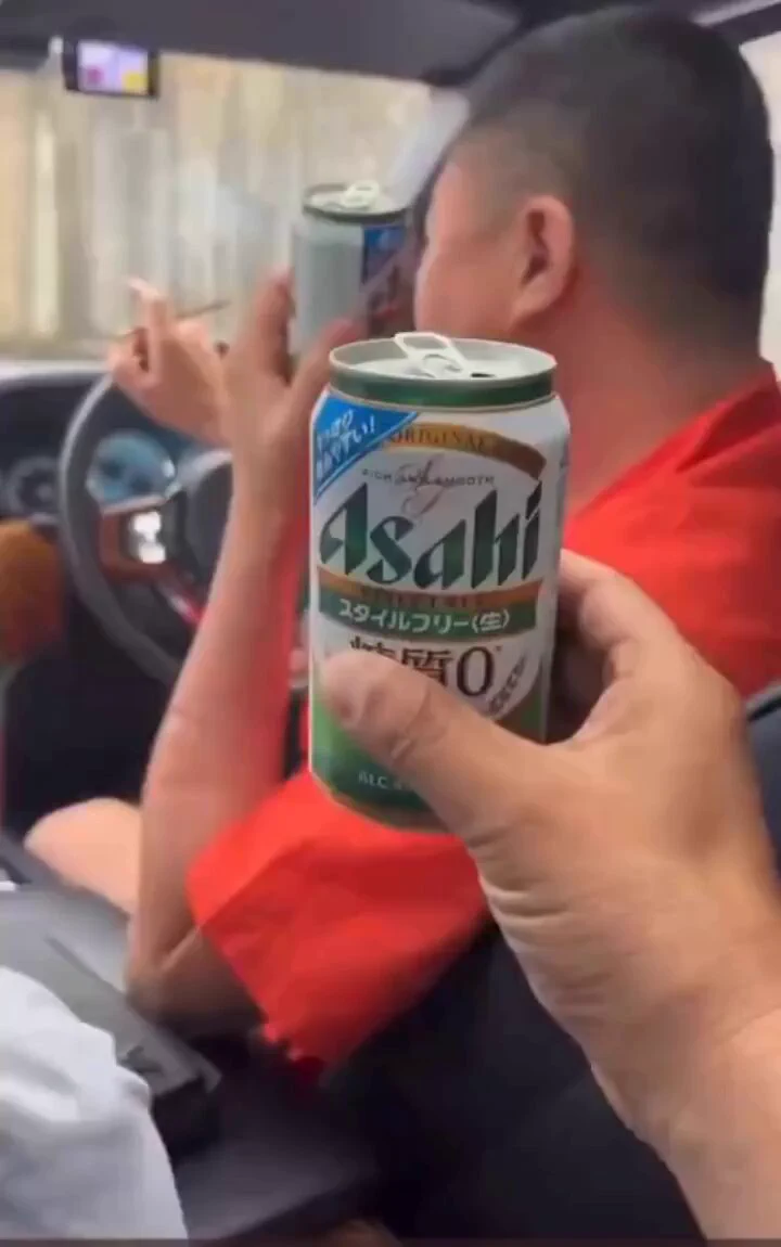 中国からきた観光客
飲酒運転をする
日本の交通安全はどうなる？
 #選挙に行かないと日本が終わる https://t.co/QgKw30uwED