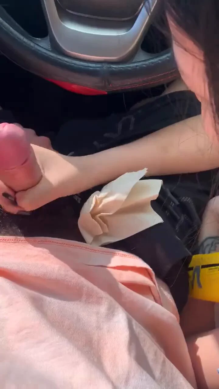 学校门口来一发

完整版这边看：
https://t.co/rdKiswyU0W https://t.co/rNH5Se4EIh