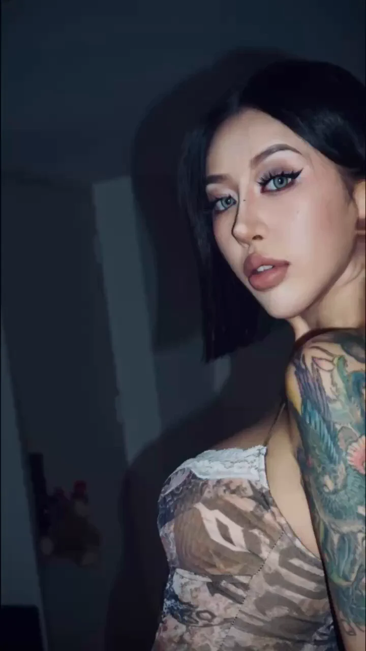 上海5️⃣⬆️黄浦

INS欧美网红DJ -推特博主
175D ｜ 蜂腰蜜桃臀 ｜ SM天花板

大号👉🏻白鹤🥇私人订制@bh8881bot https://t.co/IlSkEg3Wp1