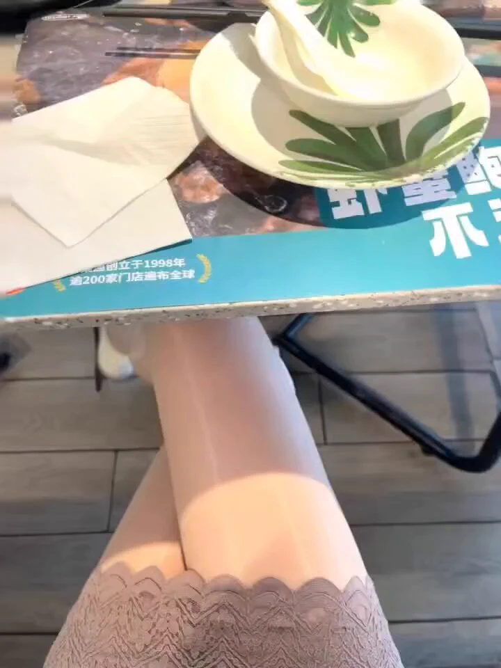 这腿在你面前你能玩多久? https://t.co/CdkrO4GqvO