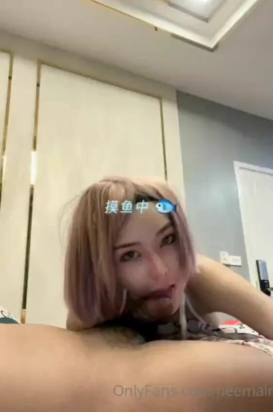 嘴巴的正确打开方式
毫不怜惜使劲按住头插到嗓子眼深喉
女上电臀榨汁机差点把j8坐断
原版视频10分54秒，评论区获取 https://t.co/RG4bgq9fZu