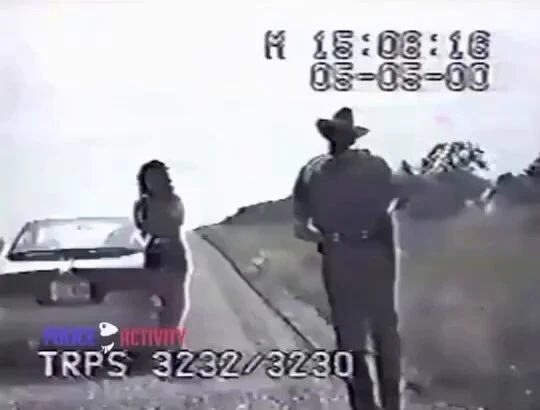 Cop explains why he wants the women to stand off to the side and then this happens ... https://t.co/W1yyOe53MZ