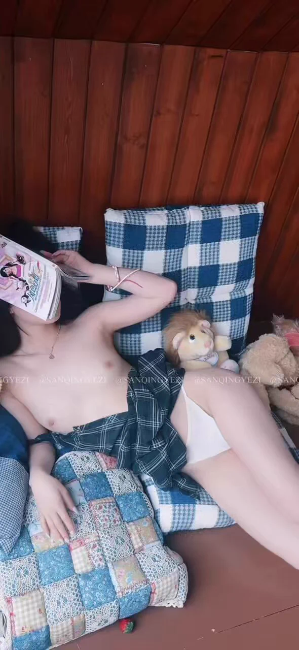 哎呀，别看人家，人家会害羞啦😳
📷：@SANQINGYEZI 

@SexytoBaby                               
@SexytoLady                              
@SexytoDoll                                
@SexytoGirl https://t.co/hXXCZr92Tr