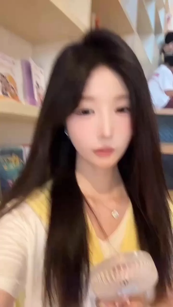 今日推荐🌟🌟🌟
🌸坐标：#上海
🌸年龄：04
🌸身高：172
🌸体重：100
🌸🐻：  D
温柔学姐，日常健身极品身材，高颜值女神，古典型美女五官精致

Q🐧：1950043544
V🛰️：comeon979797

💖门槛88r开路（加我备注口令）💖
⚡@MaecMax @DaecMax @WaecMax等多位博主推荐，放心下单⚡
https://t.co/G6IYiYsnc9 https://t.co/p9SUng6yu5