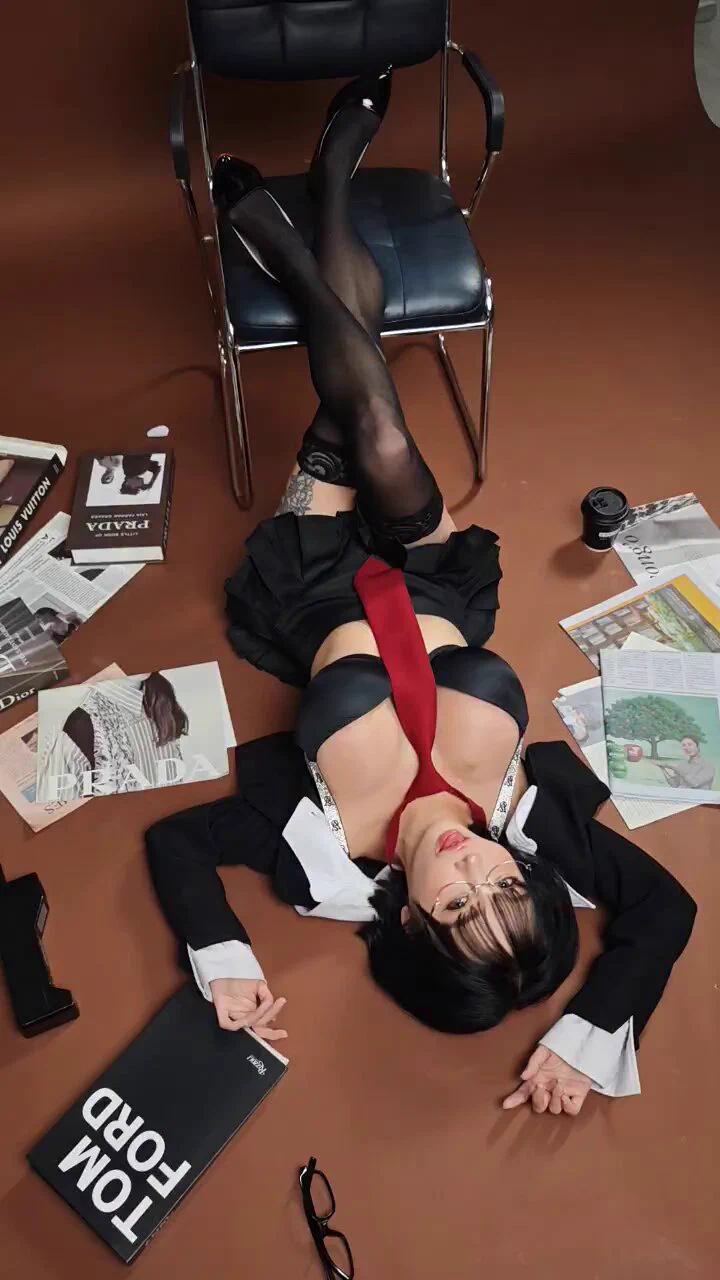 Today's shoot ❤️❤️❤️👉🏻👈🏻 https://t.co/UqOGzpGq2X