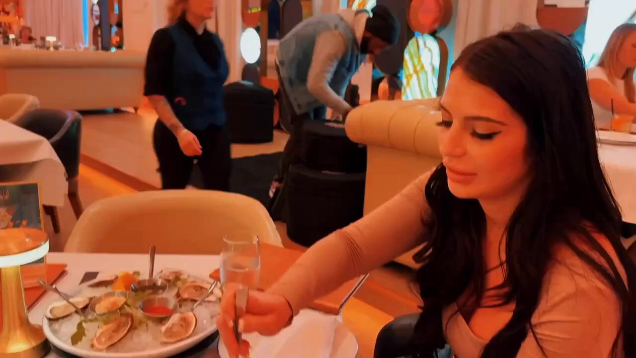 VID SOLD! Met hotwife Alexa at Hotel Restaurant 🔥 Check it out! https://t.co/XsjbJOzUdU #MVSales @manyvids https://t.co/uSpw64qlum