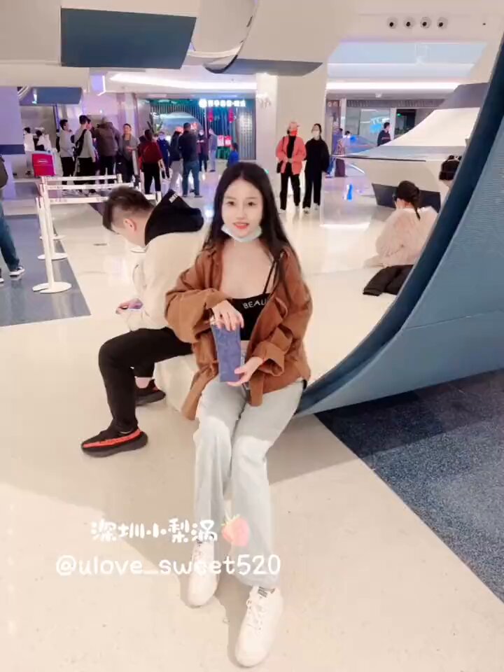 看见靓妹不要紧张，因为紧张也没有用 https://t.co/KtG7Y2xLY2