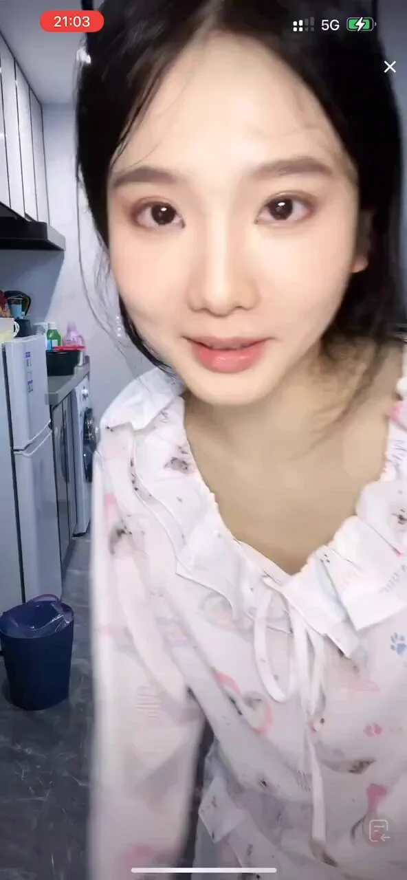 抖音的系统厉害呀，一走光立马提醒了 https://t.co/nYG2aHiS14