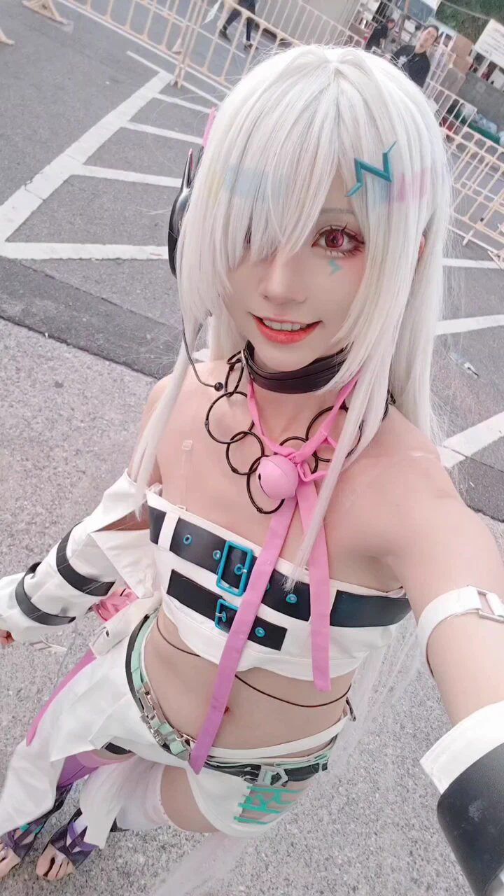 暑いですね。お来てくれたおかげで嬉しいです！中暑を防ぐように気をつけてくださいね。

#TGS2025
#東京ゲームショウ2025 https://t.co/YGZuAGWpeV