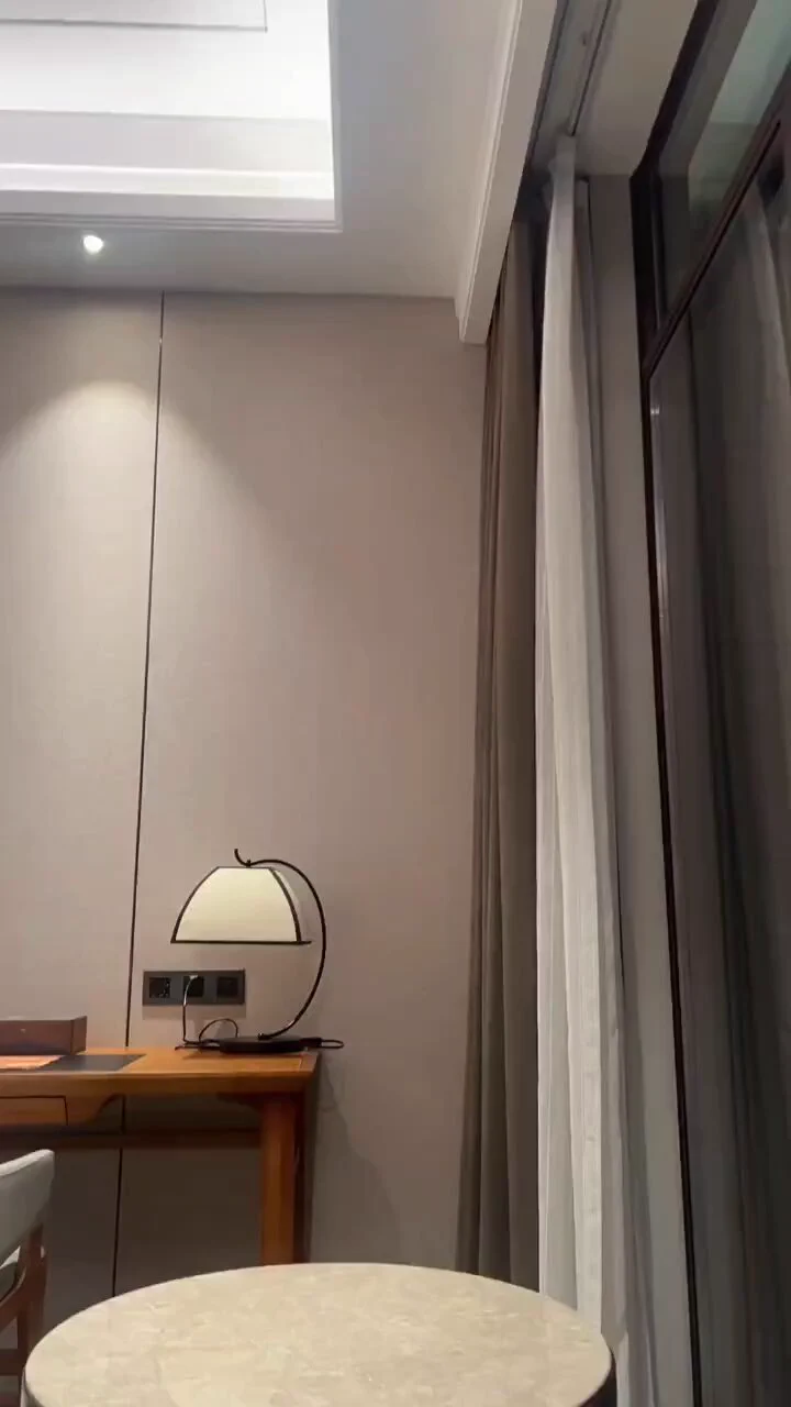 另找了地方，等小黑皮，对，又是我出的房钱，我买的试纸，我买的丝袜。
付费被屌，也就是我了。 https://t.co/SUD52RPK6p