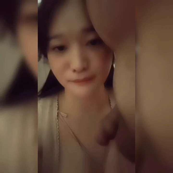 今晚没吃饭，夜宵吃小哥哥的爆浆～ #樱桃🍒#谢淑婧 https://t.co/Fqe5OHIYef