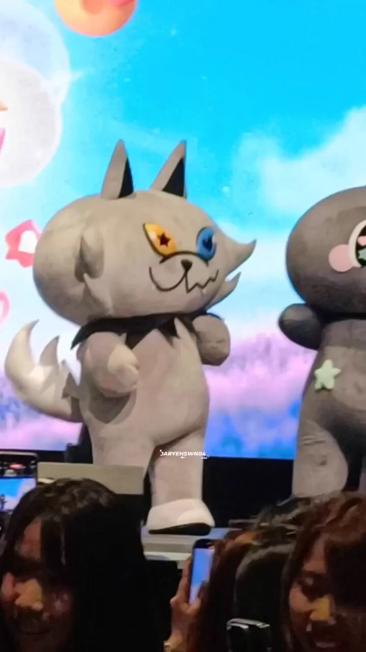 LYKYOU也來了，sansan競爭對手+1 

#GMMTVFANIVAL
#METAA

 https://t.co/RcHRJseils