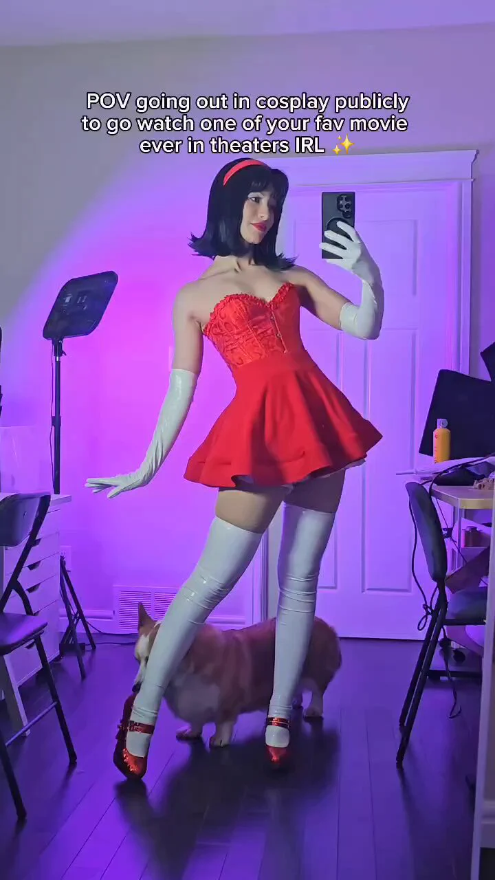 Perfect Blue Mima cosplay I wore in public to go watch the movie in theaters IRL✨️ https://t.co/Aw4gTIjxTC