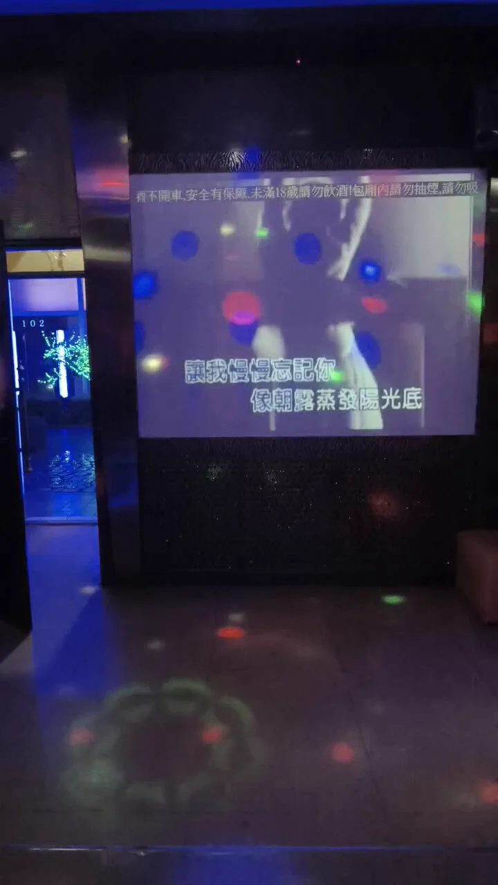 今晚又想唱歌了🎤🎤🎤 https://t.co/FkcRgUUeZK