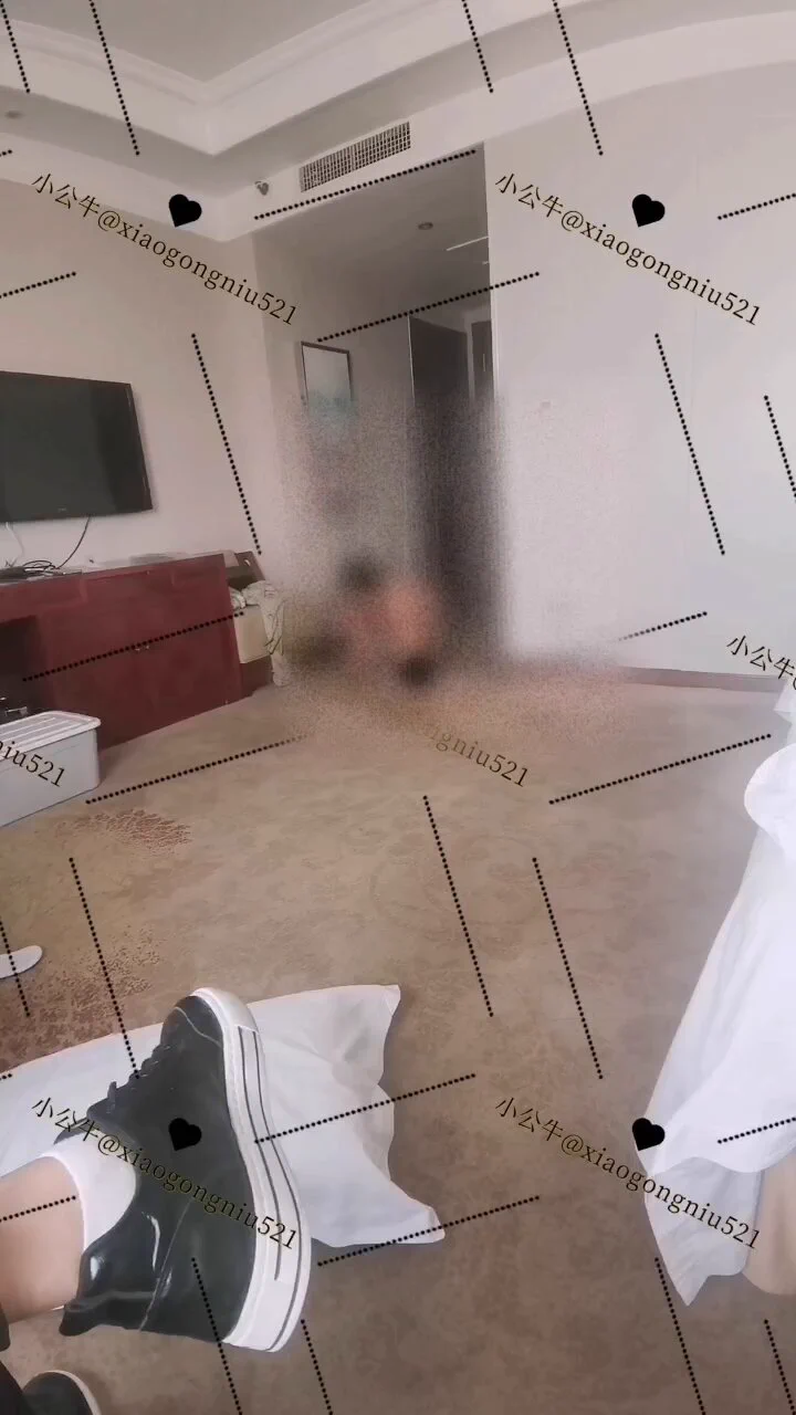 有了各种母犬得好处就是 从来没刷过鞋子 所以 舔鞋 到底算奖励 还是算惩罚呢
@BBBBTTTCC @SexytoBaby @SexytoDoll @SexytoGirl https://t.co/9kX08jqXH3