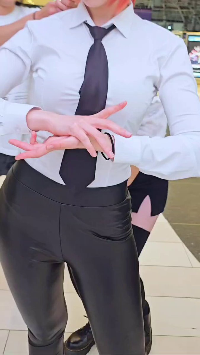 the scariest use of Makima's powers in Chainsaw Man https://t.co/xYCAIx64yA