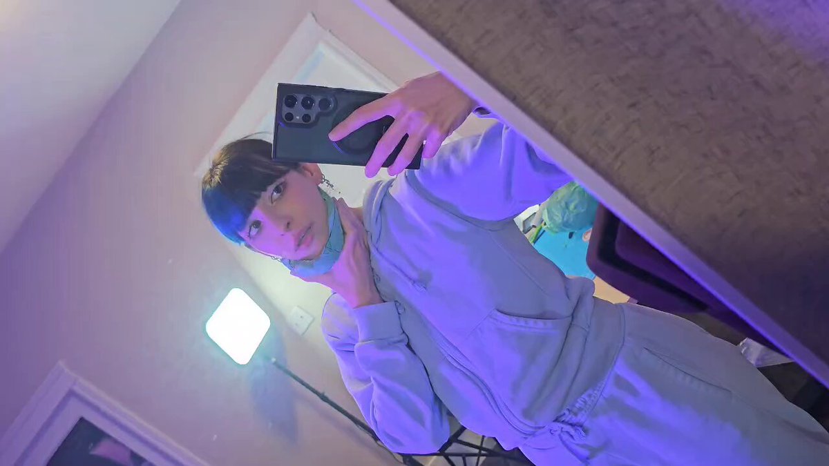 Working on crafting my Bomb Girl cosplay from Chainsaw Man https://t.co/aIwB1zxSP9