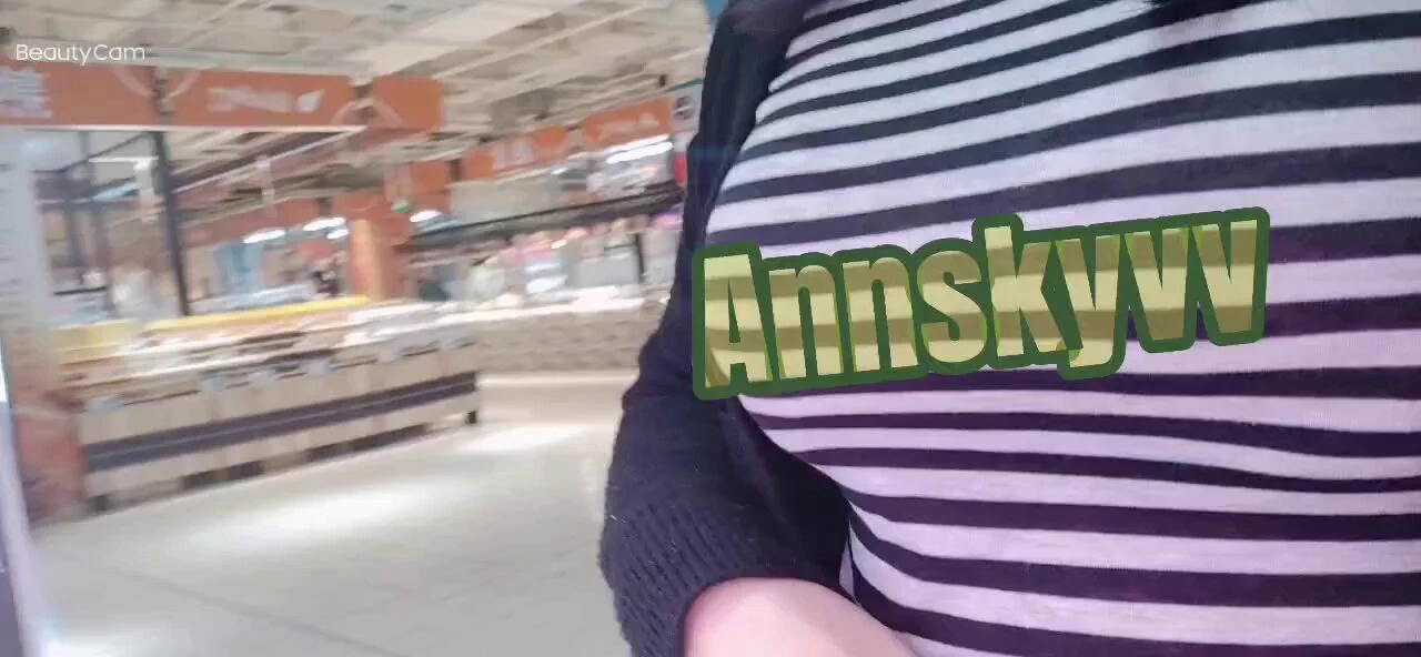 请你吃火腿肠吧🤗 https://t.co/4YfAWOSU2J