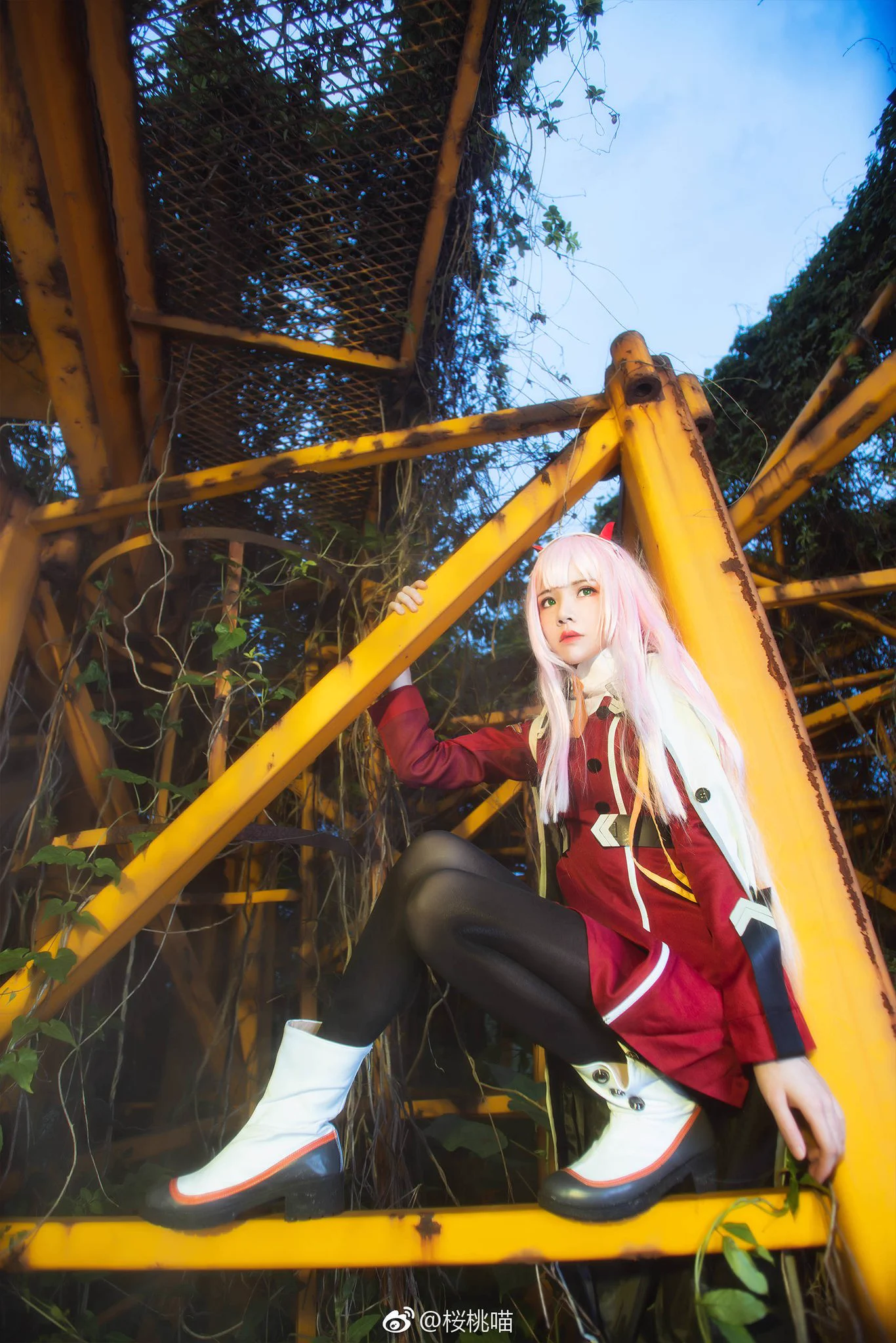 darling in the franxx https://t.co/P25sf8N9Qk