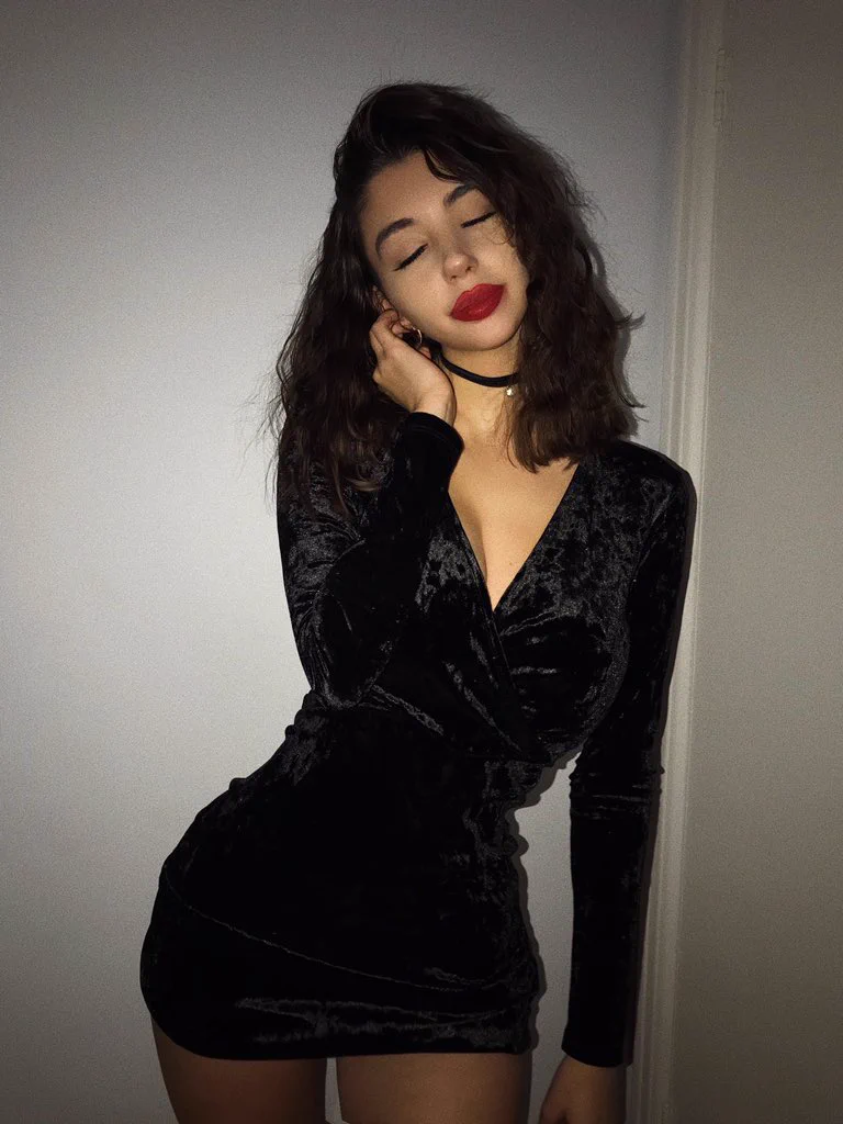 little black dress just walked into the room https://t.co/PP1UW2o9Kl