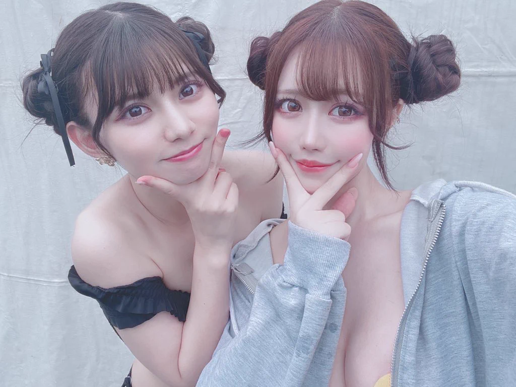 ぽんちゃんとこぎみゅんヘアお揃いにした🥰🥰🥰 https://t.co/myOMFWR2ii