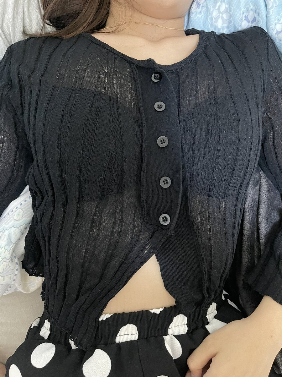 給我穿這樣出門吃晚餐⋯ https://t.co/r6hxfIQXLt