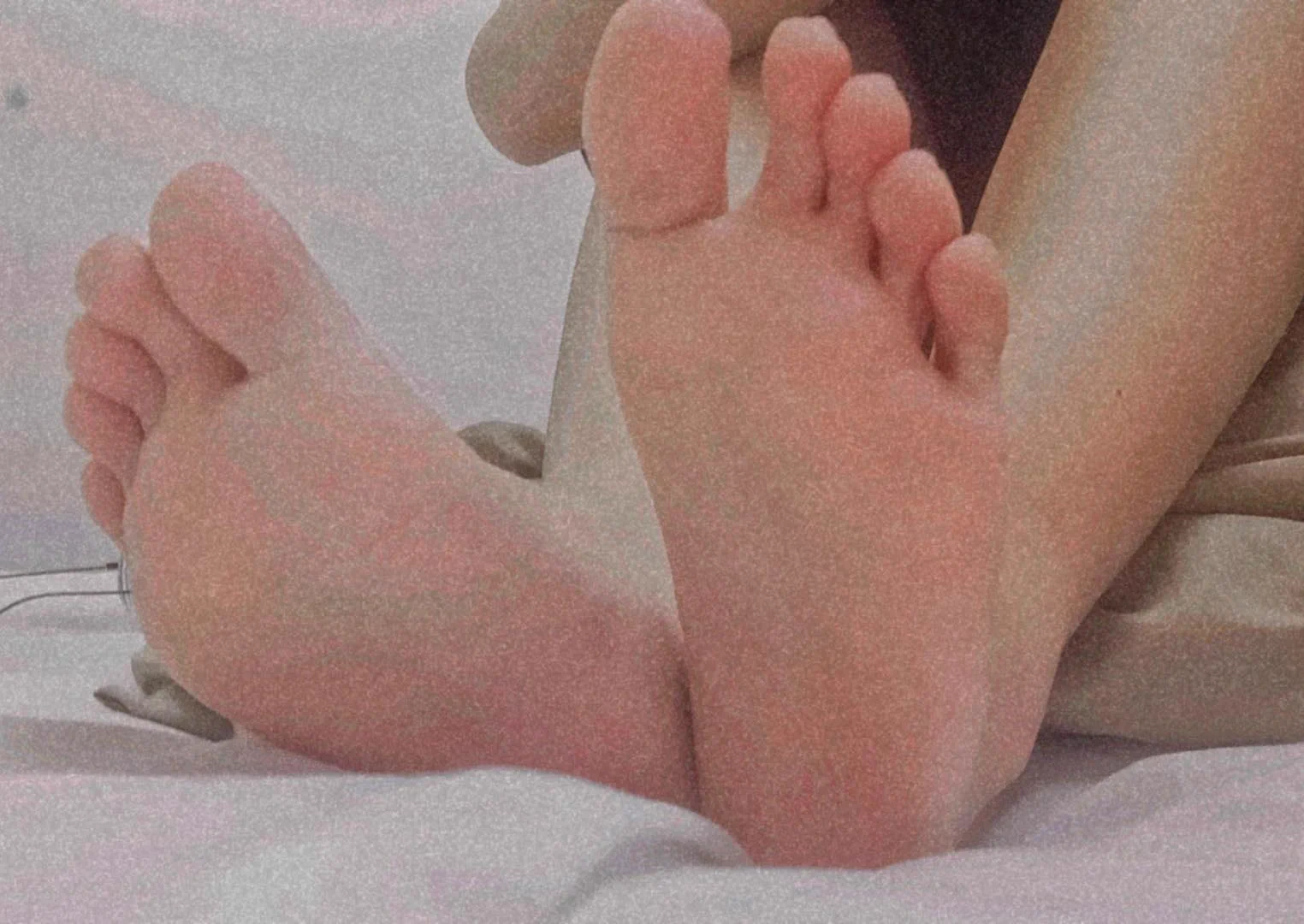 好啦好久沒給腳控福利了 https://t.co/fnH15wYtOr