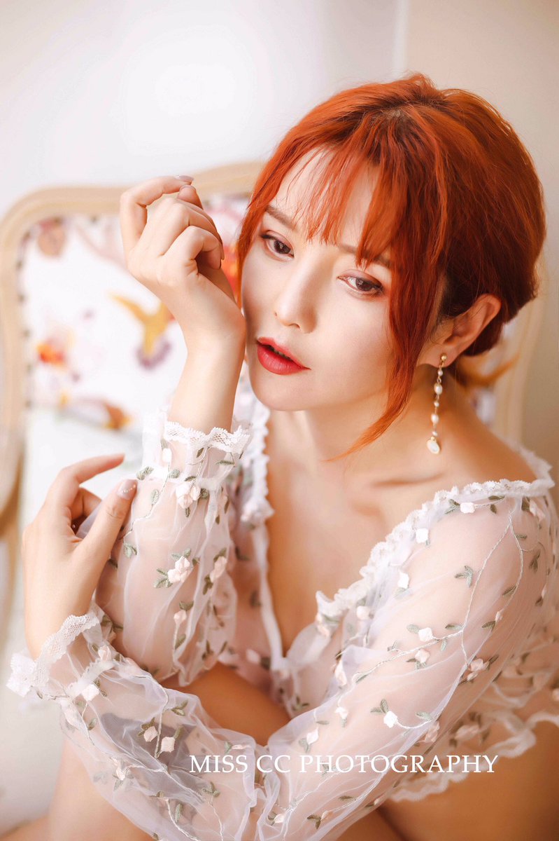 我不怕你不懂爱我
我只怕你以为爱我 ​​​

摄影/@misscc520 

#私房 #摄影 #私房写真 #成都约拍 
#portraitphotography #photography 
投稿@305051993G @mumu537 @LongShow123 https://t.co/r2Qxpo7gCe