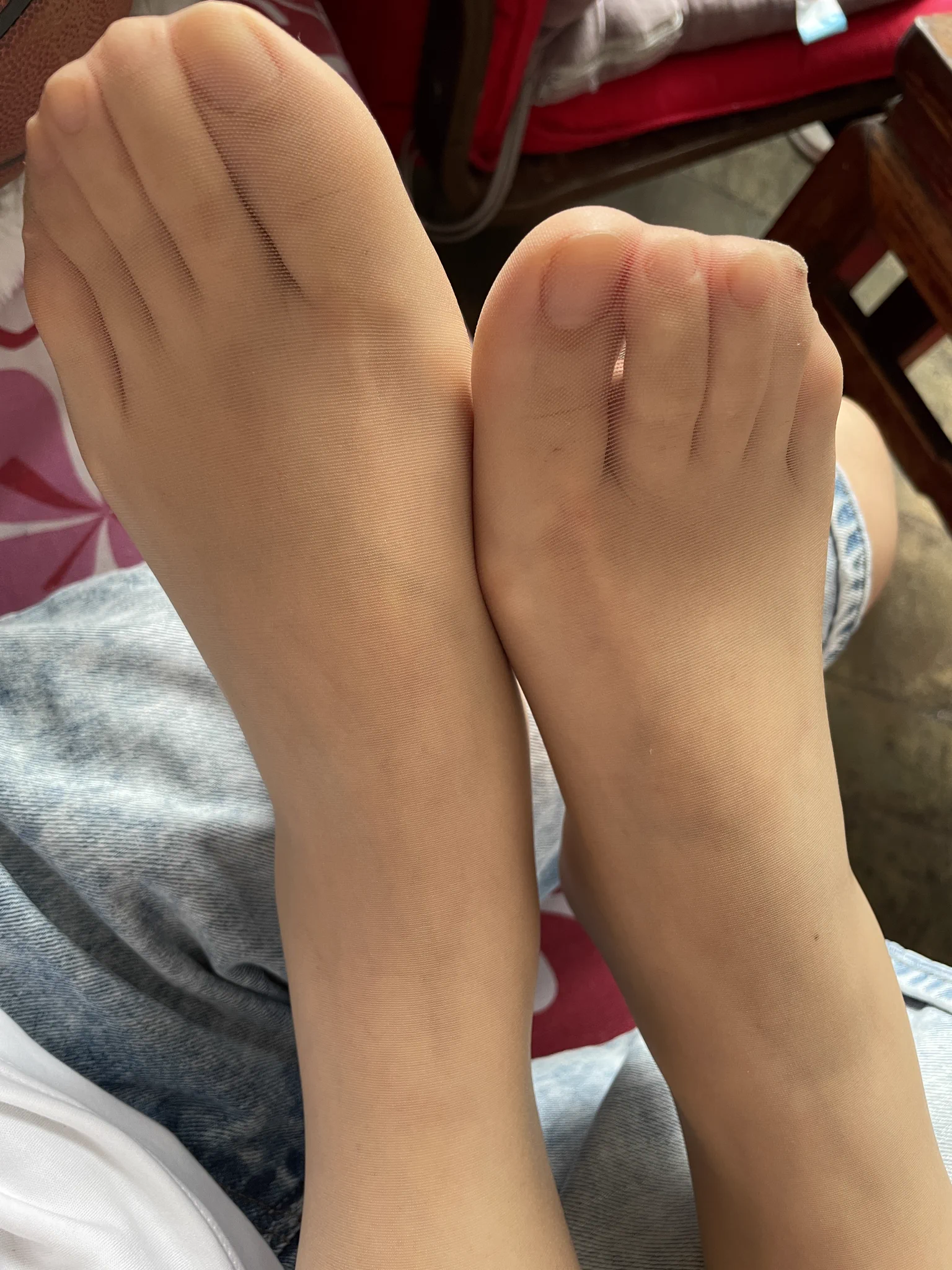 老婆的丝袜脚百玩不厌，抱着闻，抱着舔 https://t.co/hNi5Yh36bF