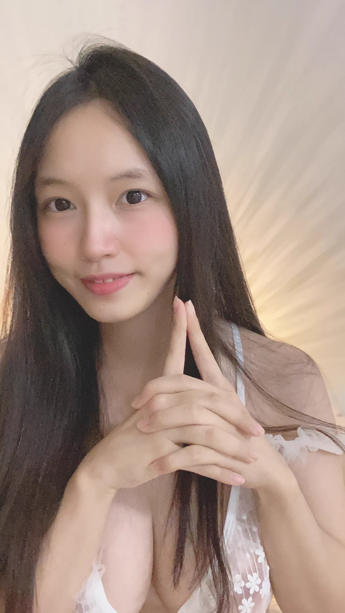 金光闪闪锦鲤畅保佑你们高考牛逼你畅以前也是个认真做题家呢😌但是数学我保佑不了 你们自己看着办吧🐒 https://t.co/wsGO0DYycE