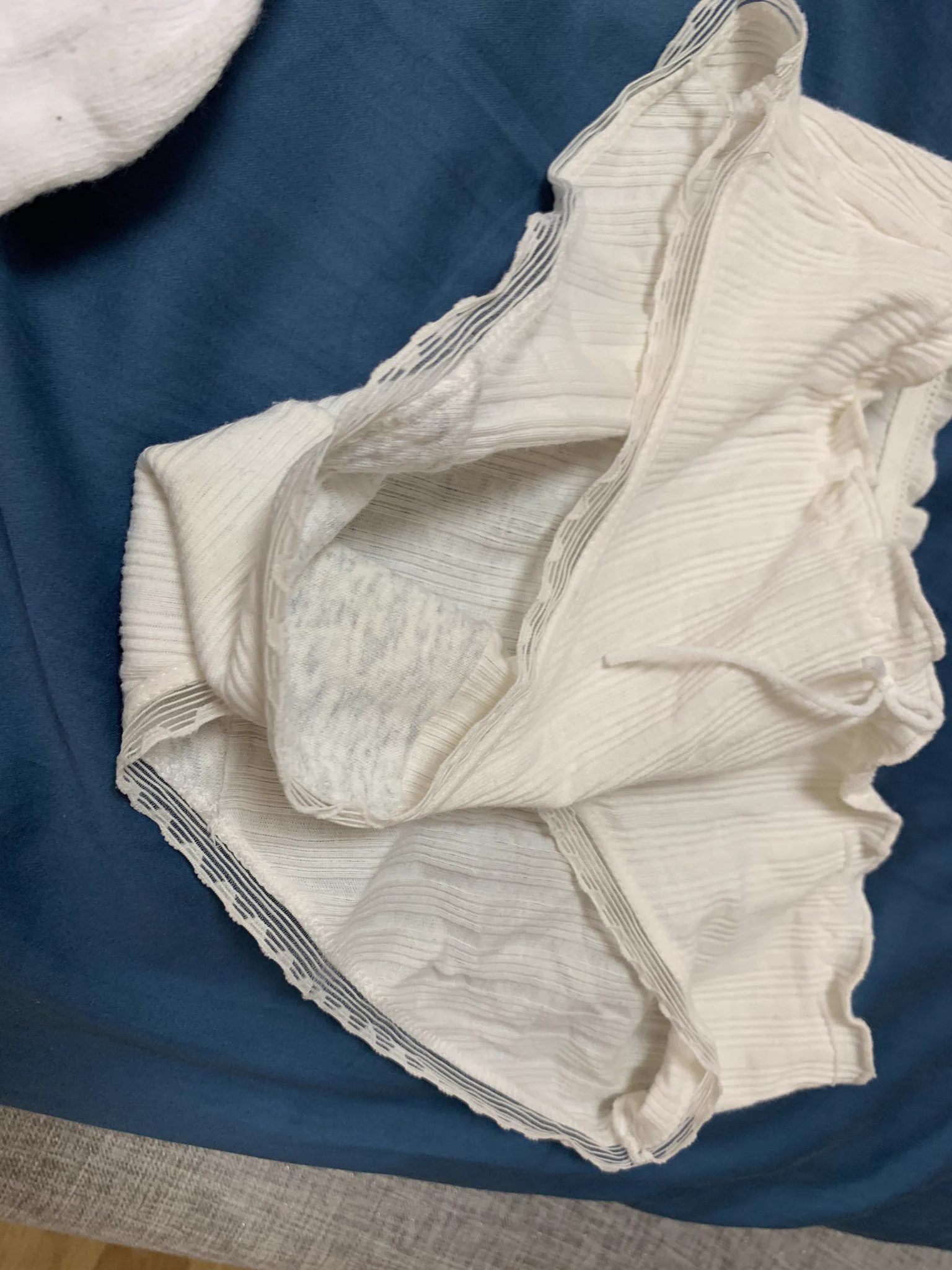不为别的，只想看她们被爆射。七双半加一内内（80¥）。18岁刚刚高考的妹妹 https://t.co/8DNCMSFPpl