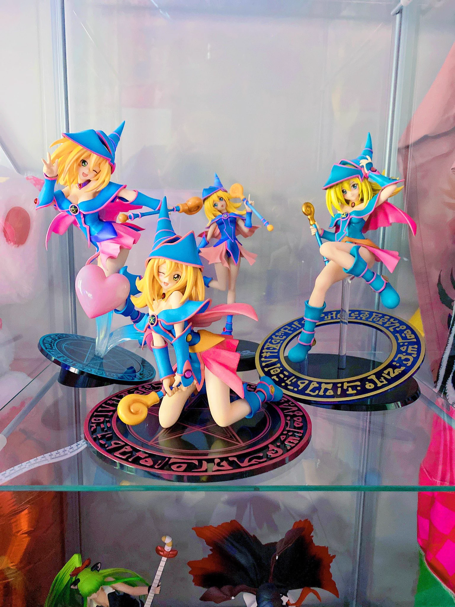 I’ve been getting a lot of comments about my figures ^u^! Especially my Dark Magician Girls... so here is a lil closeup 💕!! https://t.co/YVFCkV1LNW