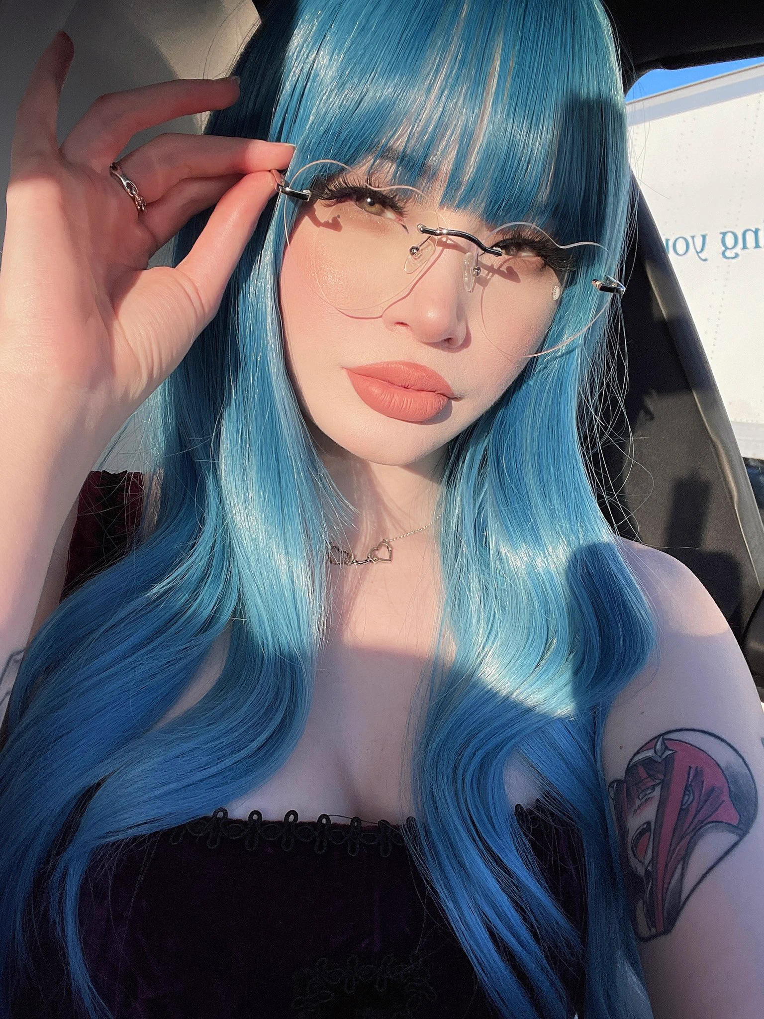 that golden hour lighting is *chefs kiss* even though it’s blinding me lol https://t.co/3HfBhGs0m0