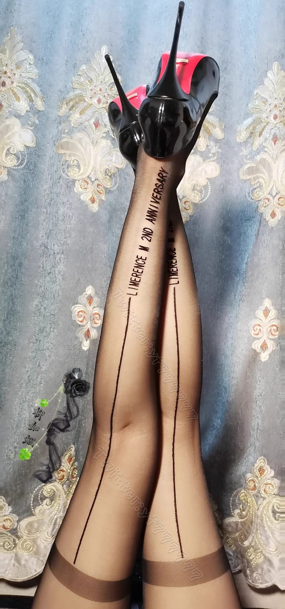 将一些灵魂深处的东西洇染成彩，裱糊成画，无论是好是坏，那毕竟是自己灵魂走过的痕迹。@limerencem https://t.co/wG6wohRBTD