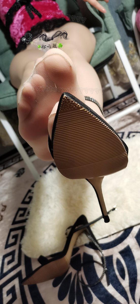 以为这就是一世了，却不知，月圆月缺几度，掌心的时光如沙漏尽，秋深时，青衫已杳.... 
@yaoguaisenlinMF https://t.co/8twUp2FMfz