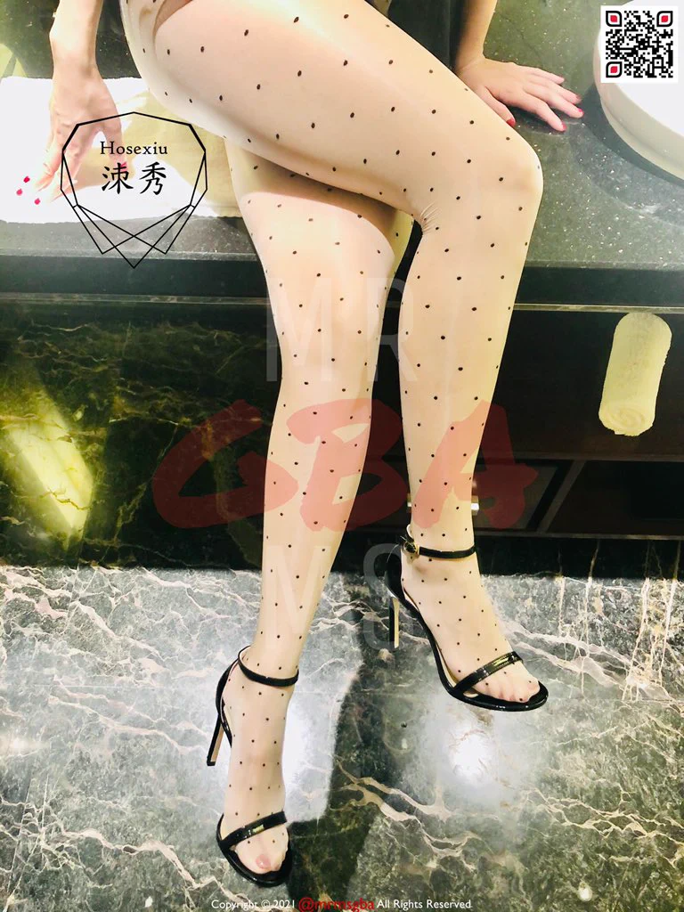 【👰🏻】神秘的黑点白丝袜🧦：@hosexiu1 【投稿】@PaoPaolove1314 #丝袜 #美腿 #足交 #恋足 #肉丝 #裸足 #玉足 #高跟鞋 #黑丝 #白丝 #网袜 #脚底 #足控 #榨精 #原味 #美脚 #脚趾 #腿控 #丝足 https://t.co/JvzkJYtmlY