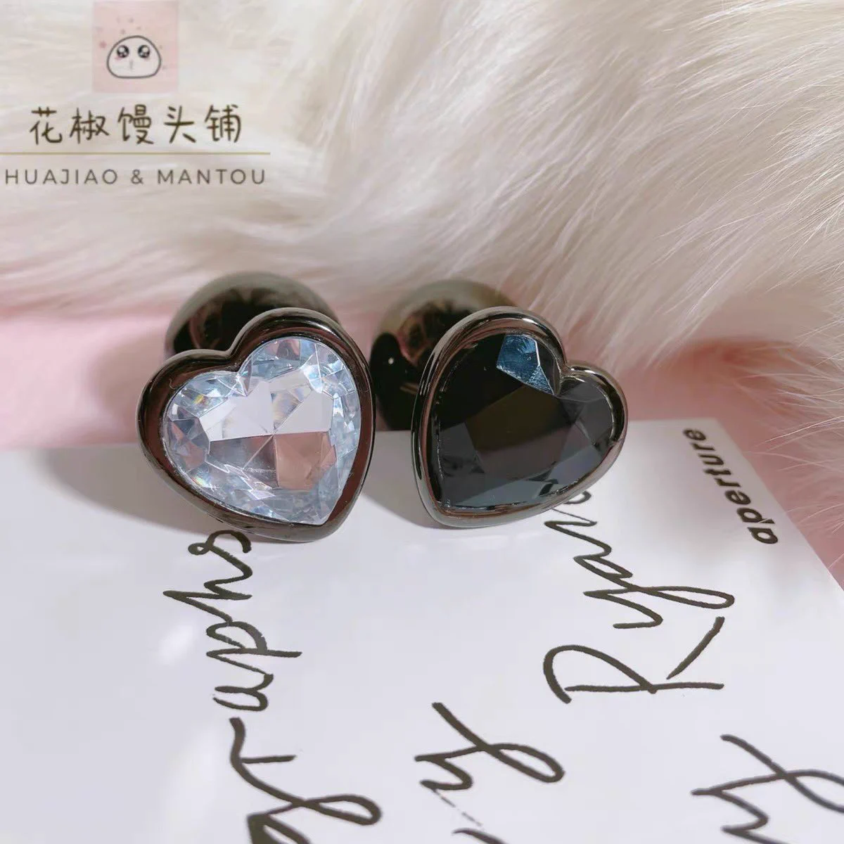 诶嘿~今天店里上新品啦！这个乳环是我自己手作的！免穿孔设计，栓在乳头上，可以调节，是不是很棒！保存图四打开淘宝就可以看到店了~~ https://t.co/He1uDPa1P9
