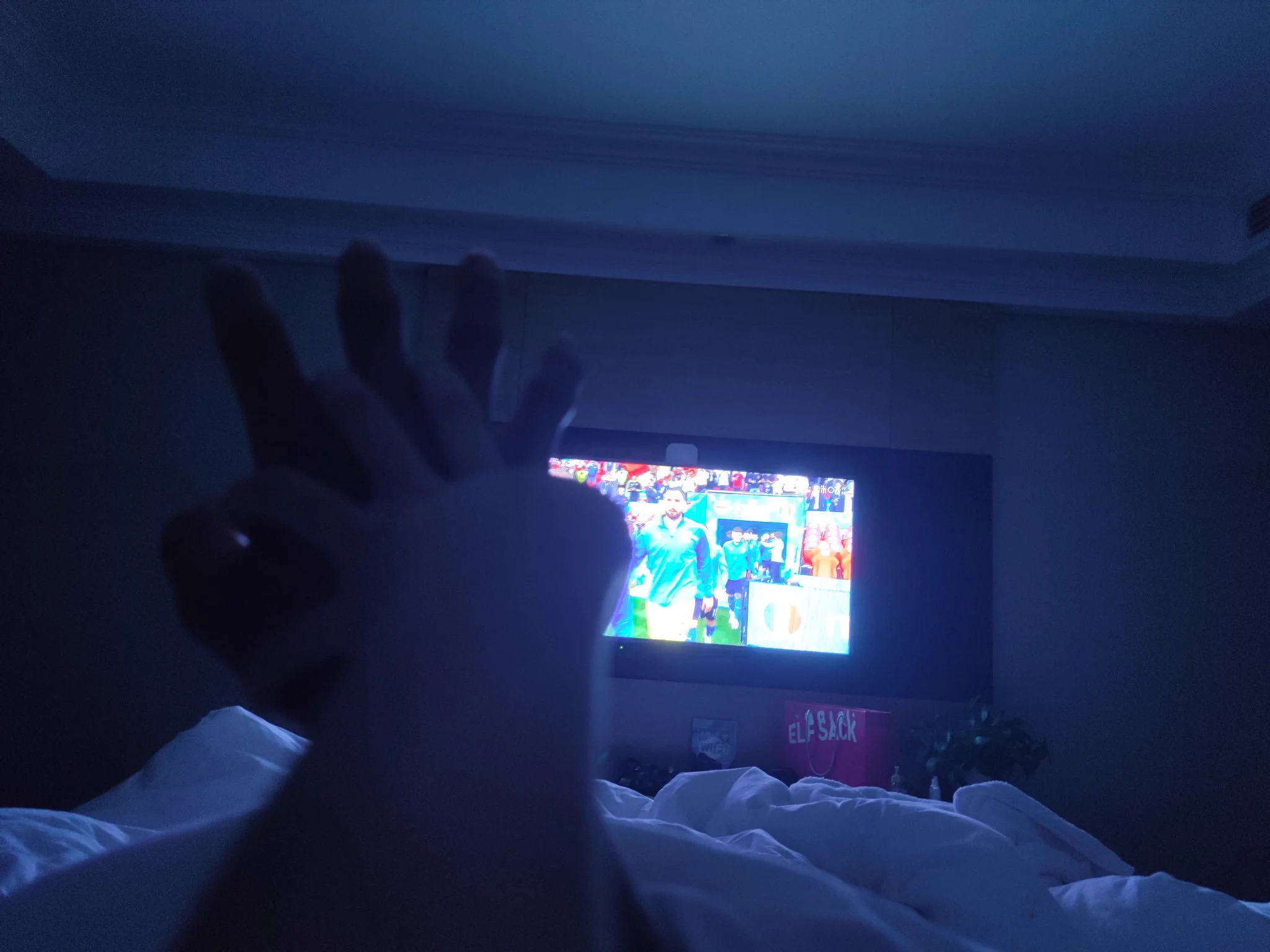 和封号男的待在一起看欧洲杯决赛。男的：你不是英格兰球迷吗我：是啊男的：你拍的是意大利的出场。 https://t.co/vs89erGMqr