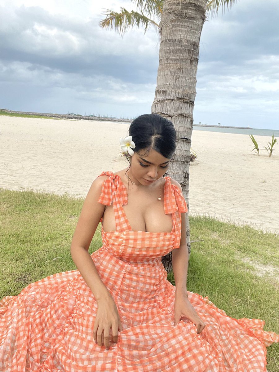 ทองกวาวมารอพี่คล้าวอยุ่ริมหาดทุกวัน https://t.co/tyGlDa4G0A