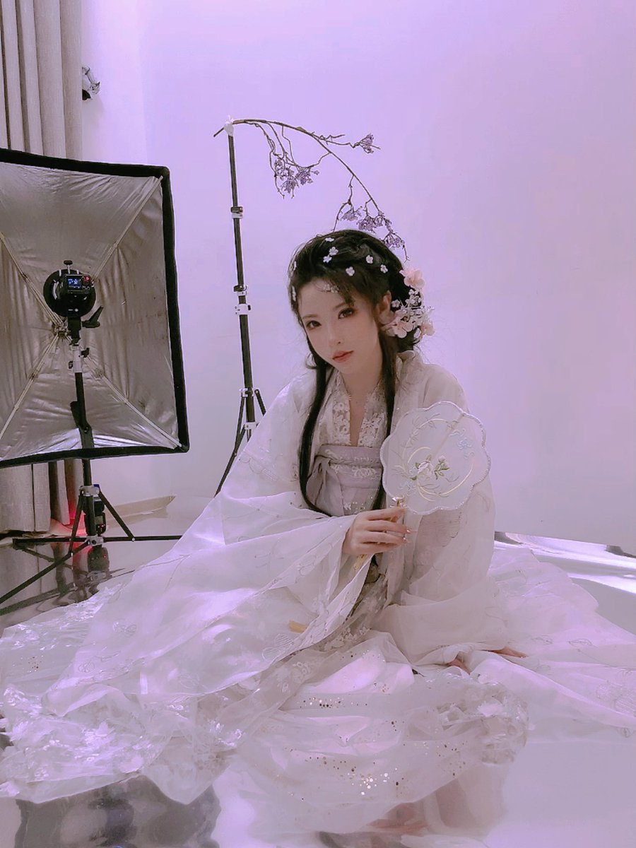 我和猫
选一个 https://t.co/pQQonKkRM7