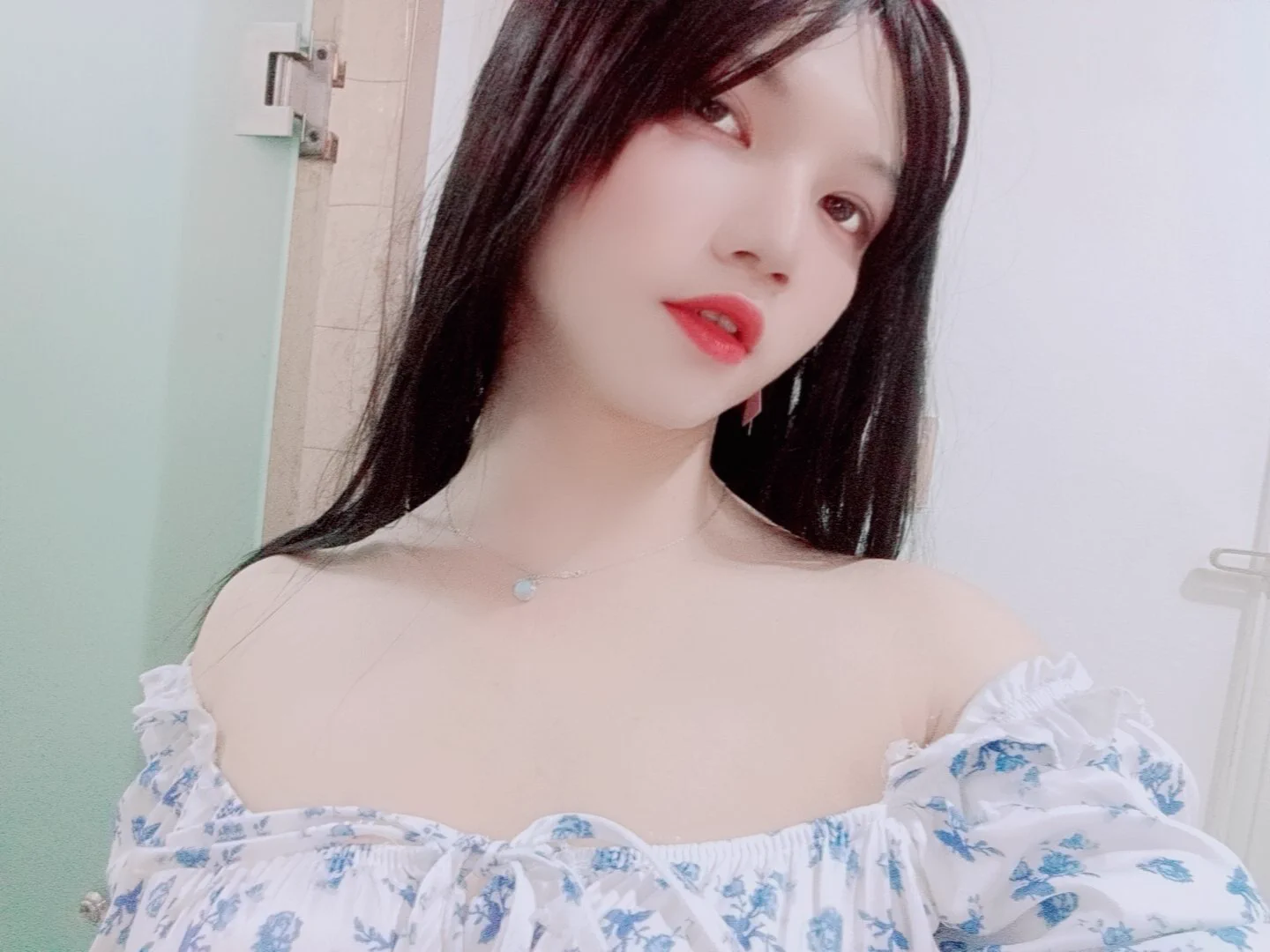 一字肩的我～hhh有点肉了好像（不是） #伪娘 #女装子 #男の娘 #女装 #女装娘 #TSCD #大屌萌妹 #可爱的男孩子 #反差婊 #cd伪娘 #变装 #ladyboy #肉便器 #下贱 #骚 #淫荡 #淫贱 #sissy https://t.co/PuVf4JeAmy